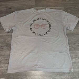 Taylor swift 22 tee shirt